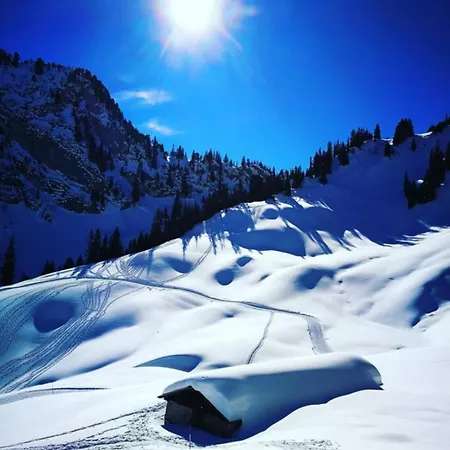 בקתה Thun Alps Scenic Views And Concierge By Swisshut
